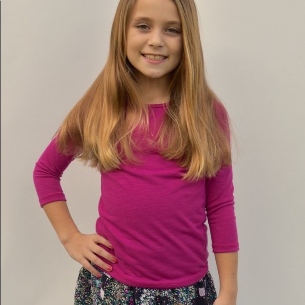Fuchsia Loop Back Top by Area Code 407 - Picture 2 of 3